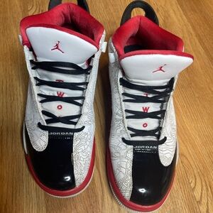 Nike White and Red Patterned Sneakers